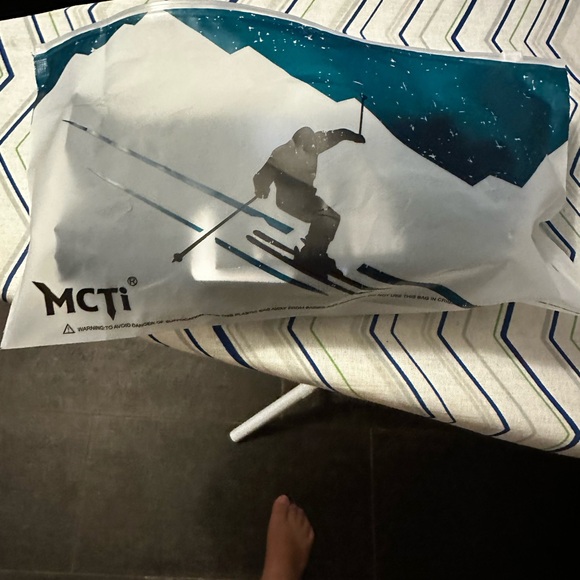 MCTi Ski Gloves - Picture 1 of 7